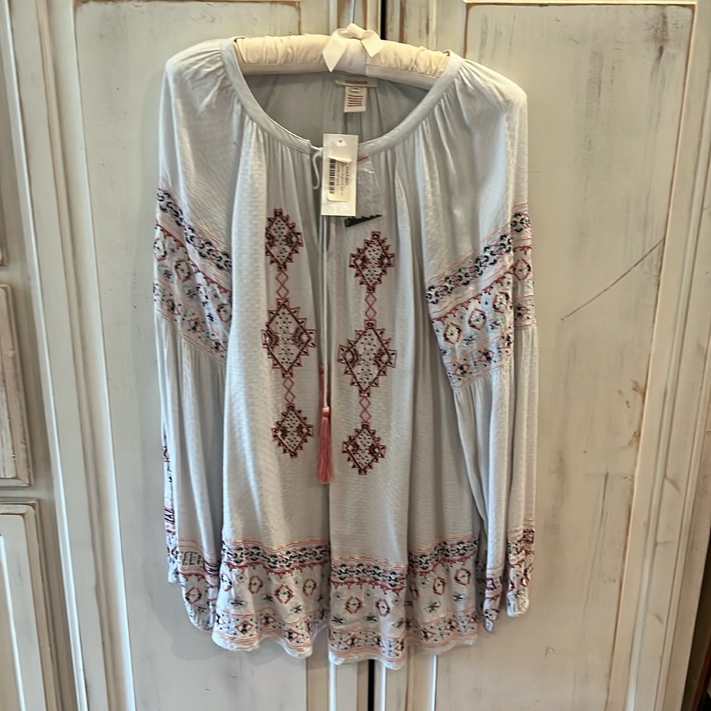 SUNDANCE split neck peasant top with beading new with tags